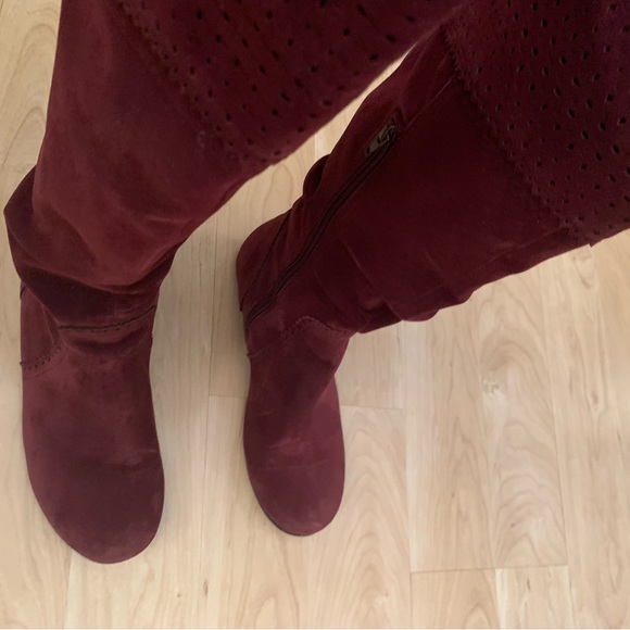 Flat Red/Maroon Boots - Picture 5 of 11